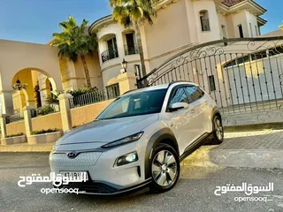  8 هونداي كونا  كهرباء  بالكامل لون ابيض دهان المصنع سبعة جيد  مرخصة  تقطع مسافة 500 كم بالشحنة