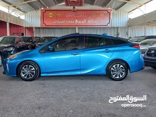  3 TOYOTA PRIUS HYBRID LIMITED 2022(تويوتا بريوس ليمتيد هايبرد 2022 )
