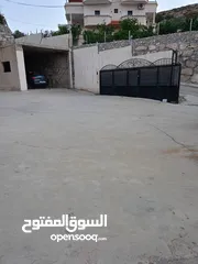  13 بيت للبيع طابقين في بيت اولا    يوجد بئر ماء  مخزن  مكتب خارجي معزول عن البيت  حمام خارجي  ثلاجه .غس