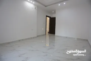  3 للبيع شقة ارضية  مع تراس مستقل  البنيات الجنوبي 140 متر