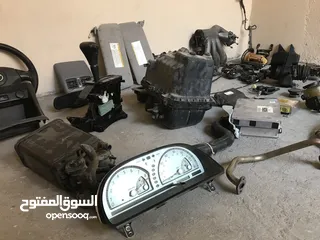  2 للبيع قطع غيار كامري من موديل 2003 إلي 2006 سته سلندر