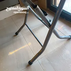  2 طاولة بلاستيك لون بني مع قاعدة جديدة