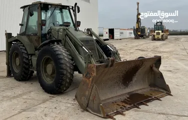  1 عقرب رباعي 4x4x4 jcb