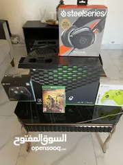  1 جهاز إكس بوكس سيريس إكس بحالت الوكاله مع كامل أغراضها