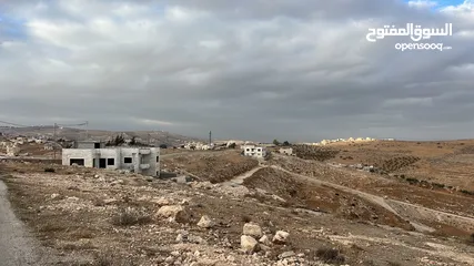  2 بسم الله الرحمن الرحيم ارض للبيع مساحه 600م2 في رجم شوف بالقرب منّ شفابدران جميع الخدمات على شارعين