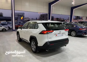  3 Toyota RAV4