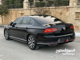  8 باسات R line بحالة الوكالة