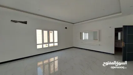  8 6 Bedrooms Villa for Sale in Al Maablilah REF:1034AR