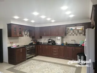  6 فيلا سكنيه بالسلط للبيع زي وادي الحمامرة واصل جميع الخدمات ومنطقة هادئة قريبة من الاسواق