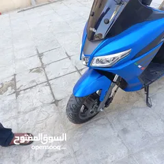  7 سكوتر ابريليا SXR 160CC  بحال الوكالة موديل 2022 استخدام شخصي