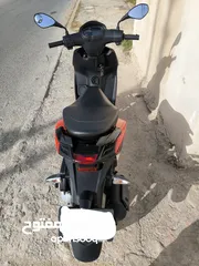  4 سكوتر ابريليا 150cc وكاااالة محافظ عليه بسعر جيد