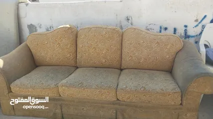  8 طقم كنب 7 مقاعد مستعمل في حالة جيدة