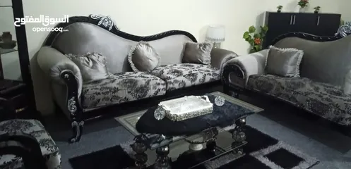  2 كنب وكالة + فضية + طرابيزات قزاز