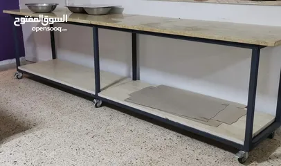  3 طاولة مخدومة جديدة واستعمالها نظيف