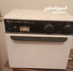  1 جهاز تعقيم ايطالي وسرير فحص طبي ومجموعه اغراض عياده بحاله جيده جداا وبسعر مغري للبيع