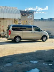  3 Hyundai H1 starex