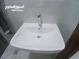  7 شقق مميزه سوبر ديلوكس عماره جديده خلف مطعم عرب قرب الجامعه للايجار مفروشه او غير مفروشه بعقد سنوي