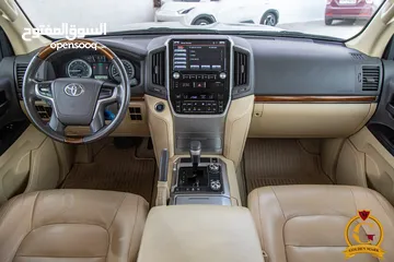  21 Toyota Land Cruiser 2017 Gx-r V8  السيارة بحالة الوكالة و قطعت مسافة 80,000 كم