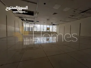  2 مكتب طابق اول للايجار في مجمع تجاري استراتيجي في الدوار السابع، 350م