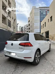  4 Volkswagen E Golf 2019