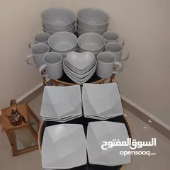  5 طقم صحون وزبادي وكاسات