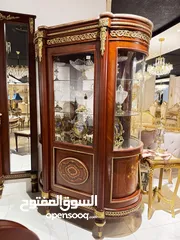  3 قطعه فنية ساحرة، جديدة  متناسقة، فخامة وجمال ومتانة  مطابق للصورة والمواصفات  طاولة سفره اسكندرا