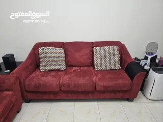  2 كنب اشلي للبيع  Ashley couchs for sale