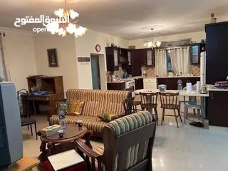  2 شقه للبيع طابق ارضي مع حديقه قرب المناره ومطعم kfc