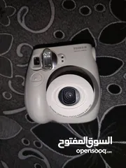  3 كاميرا سحب فوري للبيع بحاله ممتازه نوعها FUJILM والسعر قابل للتفاوض