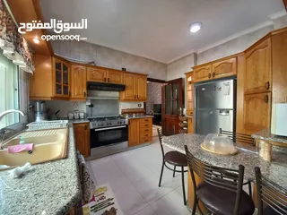  3 شقة مفروشة للإيجار 175م2 ( Property 18886 )-174847922