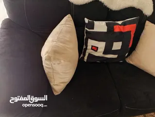  2 طقم كنب وطقم طاولات للبيع