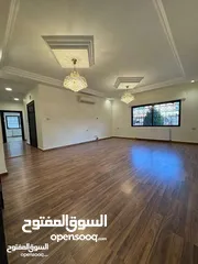  14 شقة طابقية - الصويفية - 3نوم 1ماستر - 240م - قرب الخدمات العامة