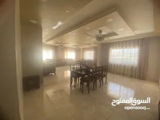  7 بيت فاخر مستقل للتأجير
