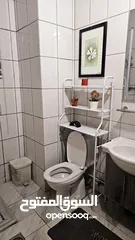  23 شقه ارضيه مفروشة مستقله مكونة من غرفتين نوم و توابعها مع حديقه و كراج.مع روف مستقل ضمن سكن عائلي خاص