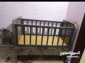  1 سرير اطفال  لاتيه