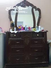  2 غرفة نوم ماستر لون بني غامق ومونس