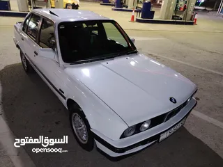  9 BMW E30 1988