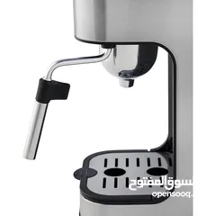  1 Coffee machine مكينه عمل القهوه ماركه zanussi مع خفاقه الحليب