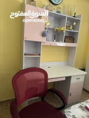  1 مكتب دراسي مع كرسي دوار