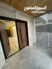  11 شقة أرضية 200 م سوبر ديلوكس مع مدخل وكراج خاص للايجار