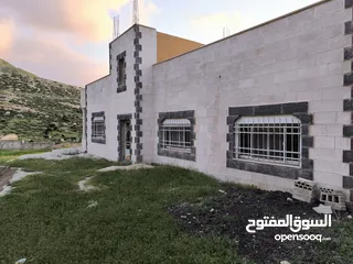 9 لقطة منزلين للبيع   على  ارض 2 دنم في قرية ابو نصير