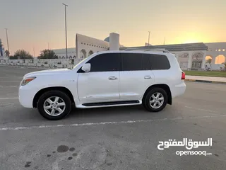  8 للبيع لكزس استيشن Lx 570 موديل 2010 خليجي  فل ابشن ملكيه سنه بدون حوادث وصبغ الوكاله ابيض لؤلؤي