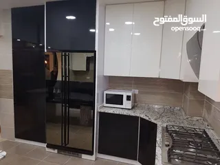  4 مطبخ بحاله ممتازه نوعيه جيده