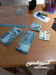  2 مطبخ للبيع المنيوم وخشب زان اصلي لون مميز وخزائن وأبواب المنيوم وخشب زان اصلي