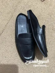  2 احذية للبيع