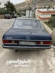  8 مرسيدس 200 موديل 1984 بحالة ممتازة