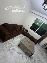  1 طقم كورنول تركي مخمل بحاله جيده قابل لتفاوض