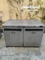  1 عدة مطعم و كافيه بحالة ممتازة للبيع كامل