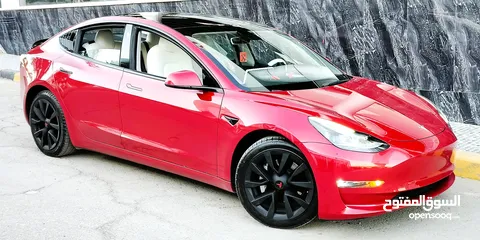  28 تيسلا 2022 model 3 فحص كامل 4 جــيـــد بدون ملاحظات غرفة جلد ابيض لون مميز بحالة الوكالة بسعر لقطة