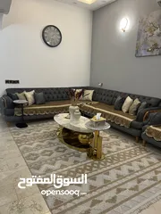  4 ديوان للبيع